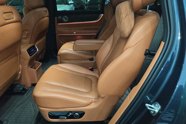 Used Hima AITO M9 2024 Range-Extended Ultra Version 42 kWh 6-Seater Model Left Rear Seat