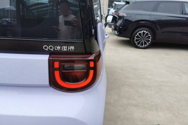Used Chery QQ Ice Cream 2022 170km Sundae Phosphate Lithium-Ion