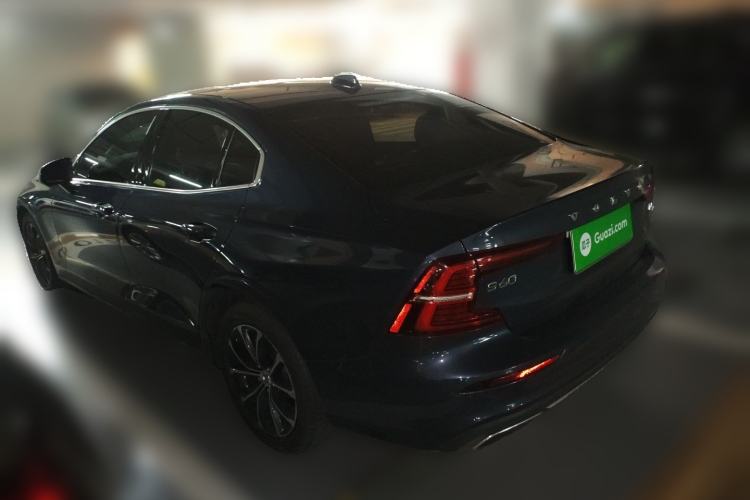 Used Volvo S60 2021 T4 Zhiyi Luxury Edition
