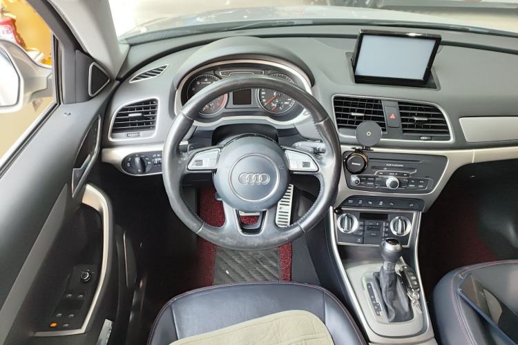 Used Audi Q3 2015 30 TFSI Ambition Edition Steering Wheel