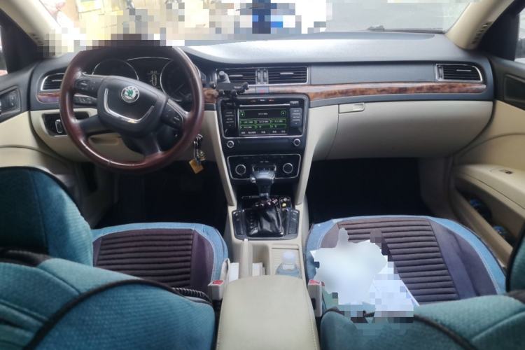 Used Skoda Superb 2012 1.8TSI Automatic Prestige Edition Center Console