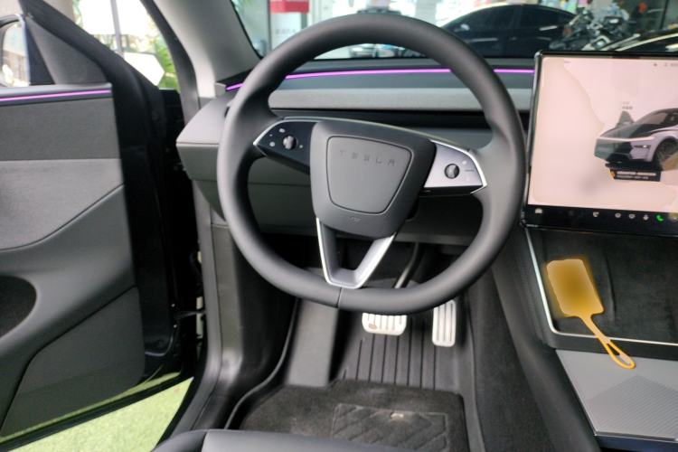 Used Tesla Model Y 2025 Rear-Wheel-Drive Version
