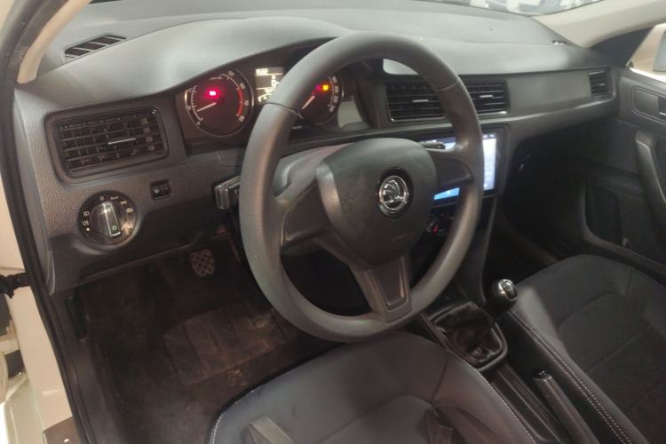 Used Skoda Rapid Spaceback 2016 Revised Version 1.4L Manual Front-Drive Edition
