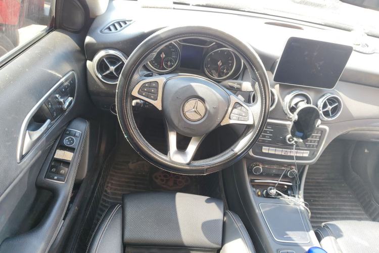 Used Mercedes-Benz GLA 2018 GLA 200 Sport Edition Steering Wheel