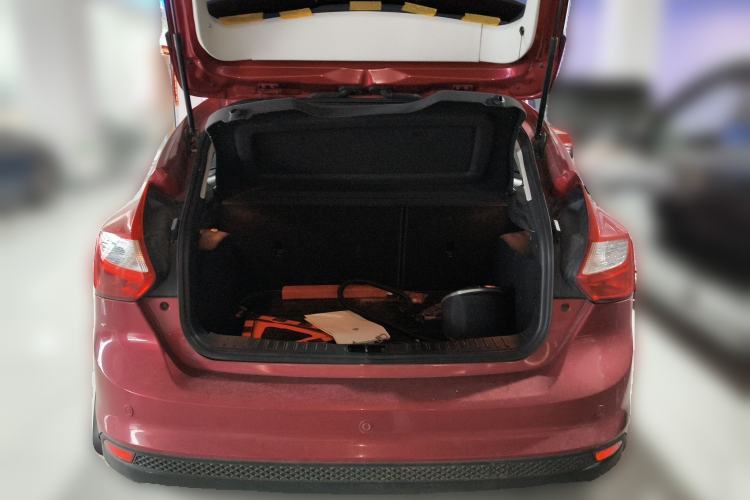 Used Ford Focus 2012 Hatchback 1.6L Automatic Fashion Edition Trunk