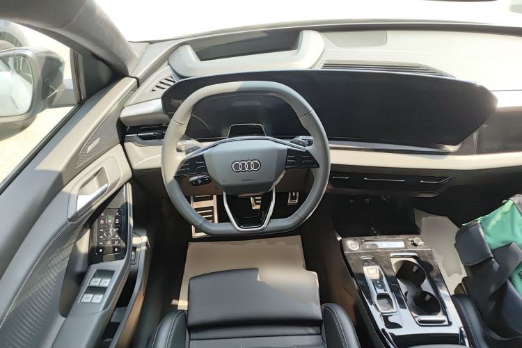 Used Audi Q6L e-tron 2026 First Launch Navigation Edition Steering Wheel