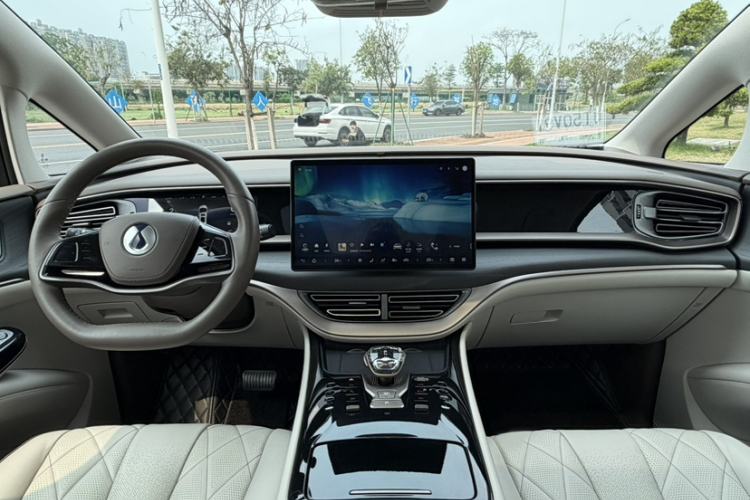 Used Denza D9 2022 DM-i 970 Four-Wheel Drive Prestige Model
