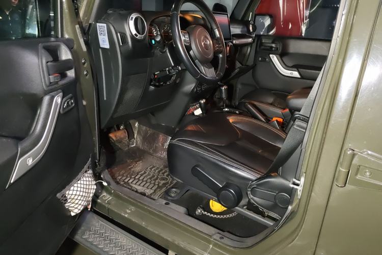 Used Jeep Wrangler 2014 3.0L Sahara Four-Door Edition
