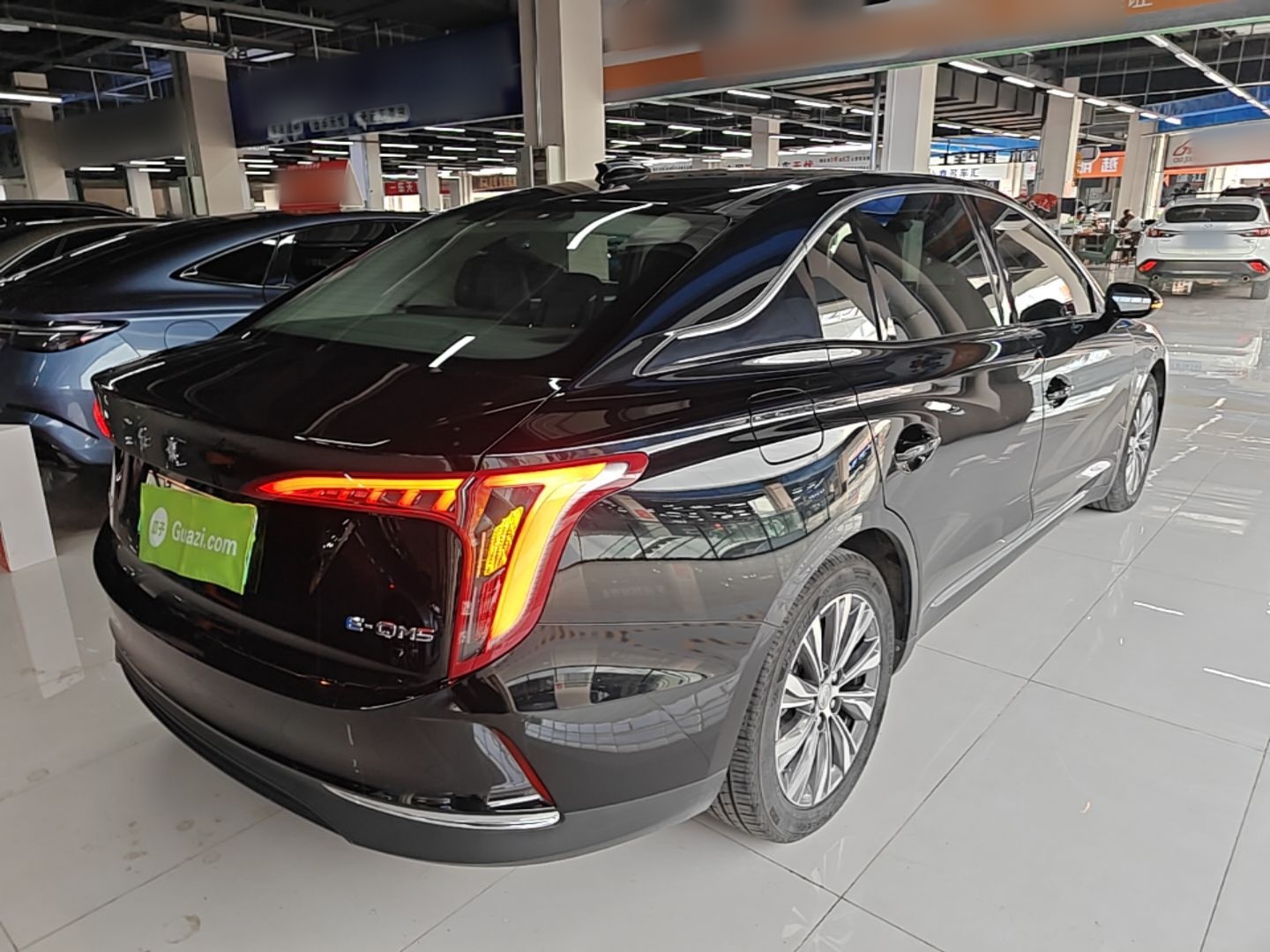 Hongqi E-QM5 2022 431 km Charge & Enjoy Edition — снимка 6