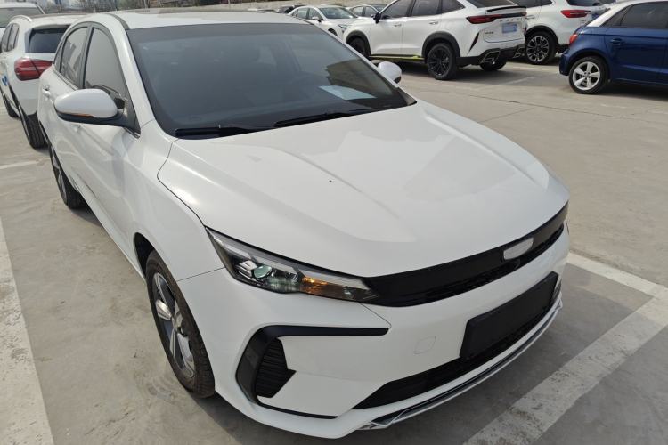 Used Geely Auto Emgrand L HiP 2024 Longteng Edition 1.5TD-DHT Pro 100KM Superior Model Front Right 45 Deg