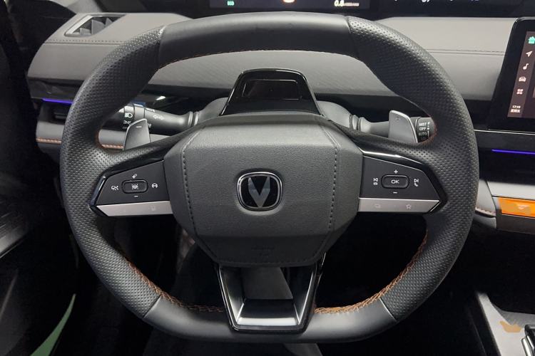 Used CHANGAN UNI-V 2024 1.5T Smart Navigation Version Steering Wheel
