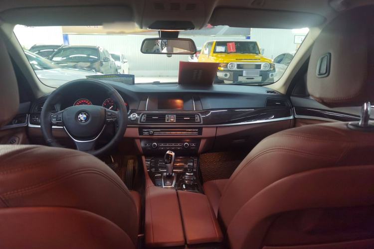 Used BMW 5 Series 2017 525Li Leading Model
