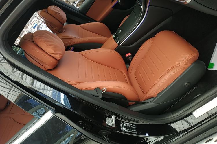 Used Mercedes-Benz GLC 2025 Refreshed GLC 300 L 4MATIC Dynamic Version 5 Seats Right Front Seat