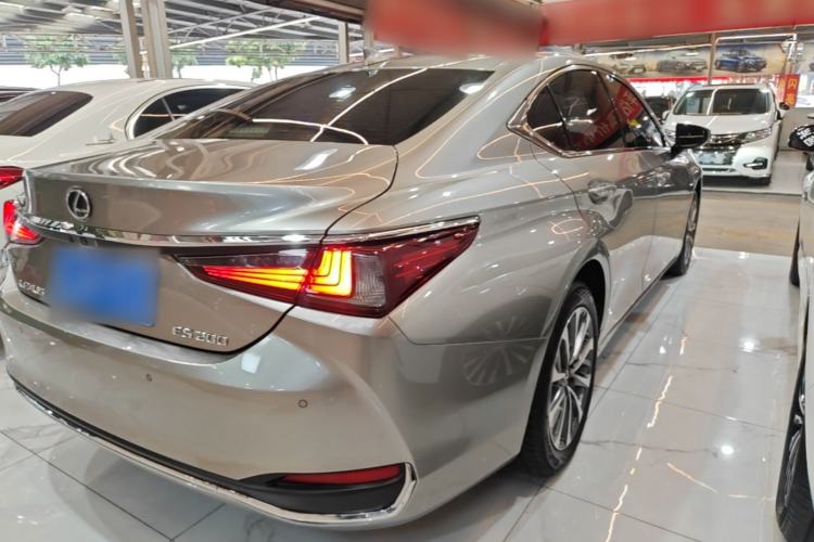 Used Lexus ES 2022 200 Excellence Edition
