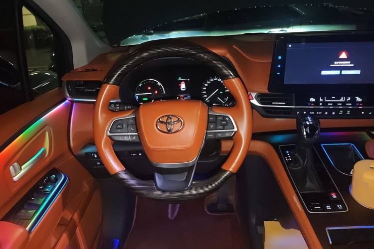 Used Toyota SIENNA 2023 2.5L Hybrid Comfort Edition Steering Wheel