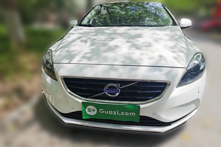 Used Volvo V40 2013 2.0T Zhiya Edition
