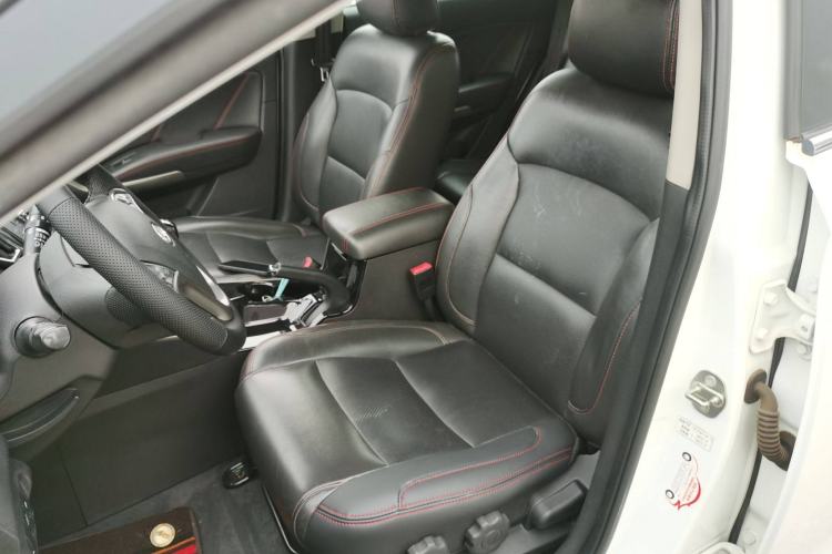 Used Huatai Santa Fe 2016 1.5T Gasoline Manual Two-Wheel Drive Smart Enjoyment i3 Model
