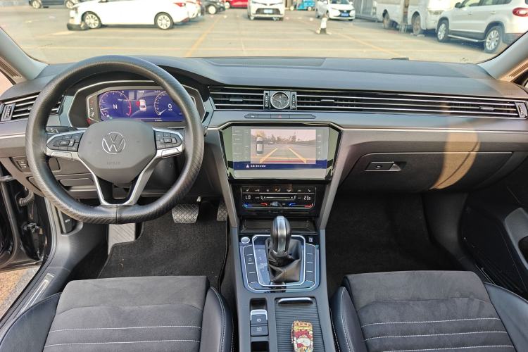 Used Volkswagen Magotan 2020 330TSI DSG Luxury Edition Center Console