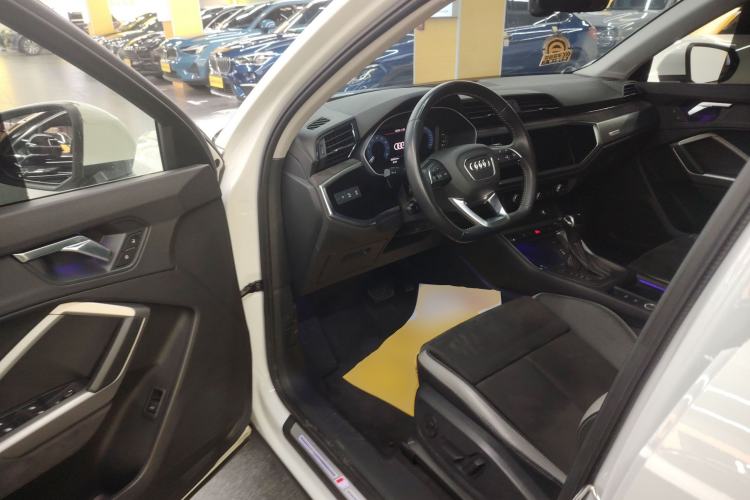 Used Audi Q3 2021 35 TFSI Fashion Dynamic Model