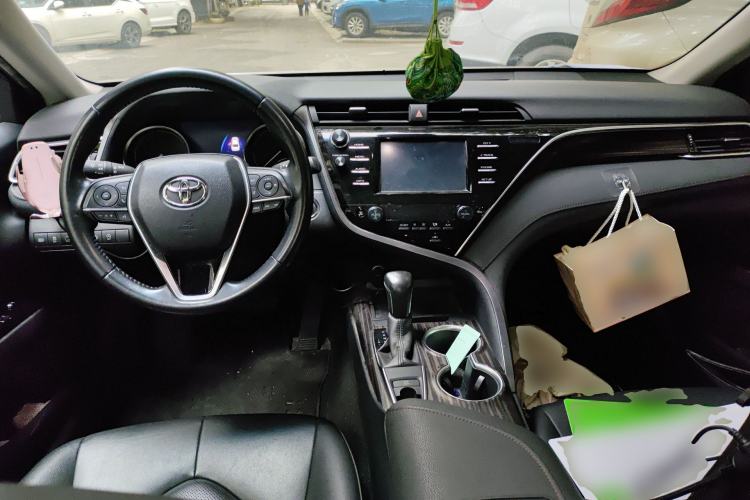 Used Toyota Camry 2018 2.0G Luxury Edition
