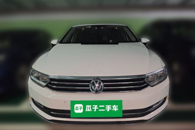 Used Volkswagen Magotan 2017 330TSI DSG Luxury Model Front