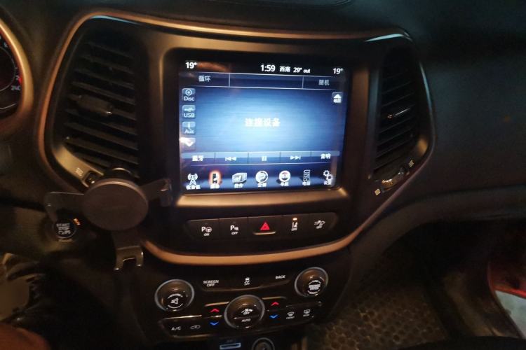 Used Jeep Cherokee 2014 2.4L Luxury Edition
