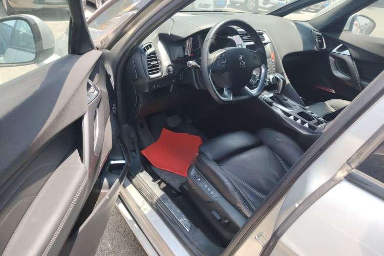 Used DS 5 2012 1.6T Elegant Edition
