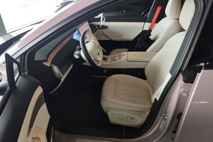 Used ONVO L60 2024 60 kWh Rear-Drive Version