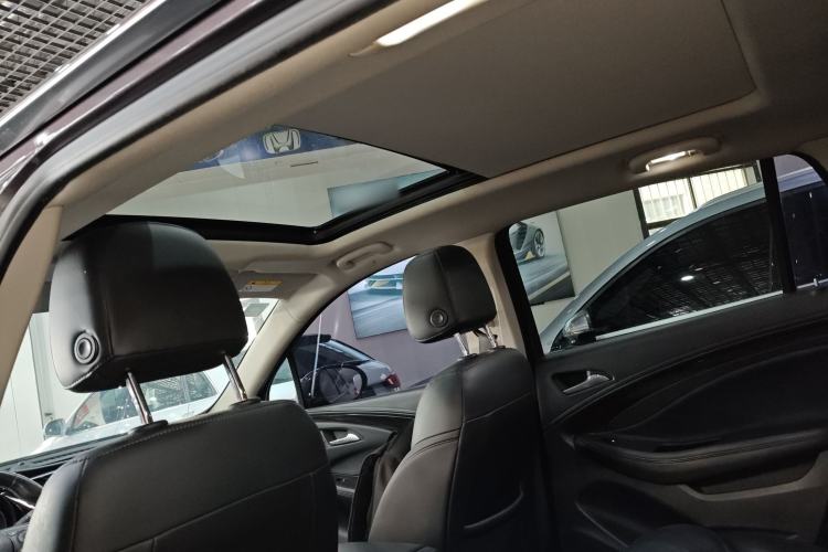 Used Buick Envision 2018 20T Two-Wheel-Drive Elite Model