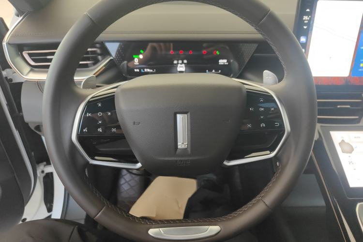 Used Wey Mocha 2021 2.0T Two-Wheel-Drive Ultra-Strong Version
