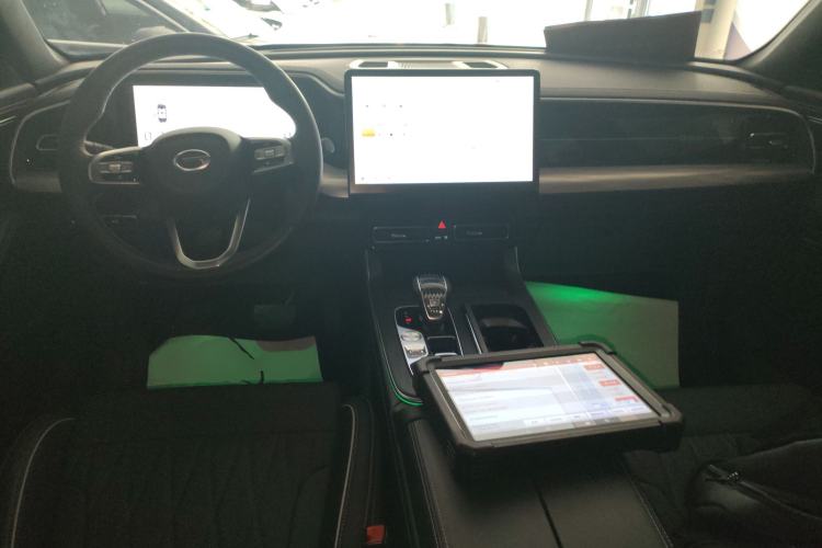 Used GAC Trumpchi GS8 2025 Linghang Series 2.0 TGDI Two-Wheel-Drive Luxury Edition 5 Seats
