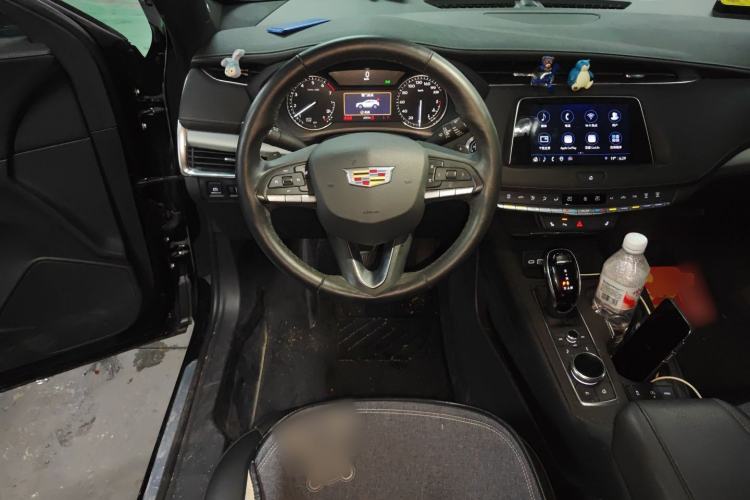 Used Cadillac XT4 2021 28T Two-Wheel Drive Leading Version Steering Wheel