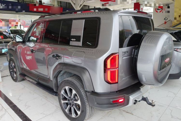 Used Formula Leopard 5 2023 Navigator Edition
