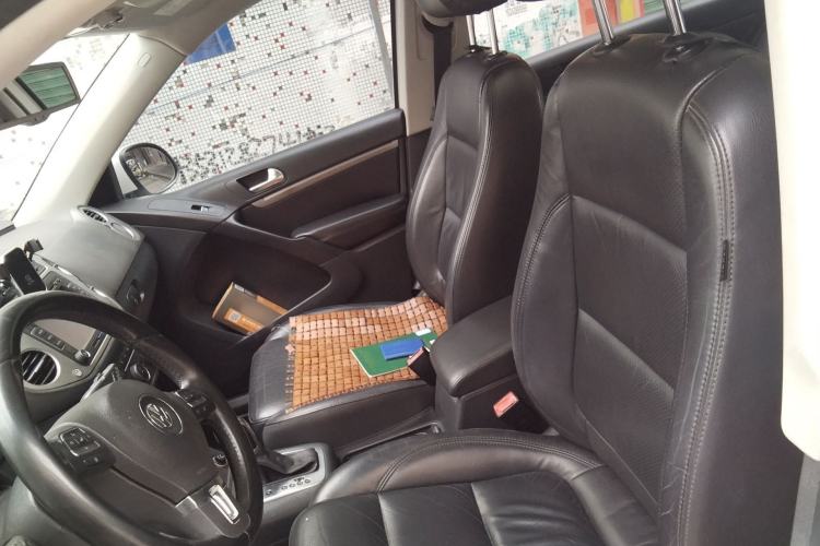 Used Volkswagen Tiguan 2015 1.8TSI Automatic All-Wheel-Drive Luxury Model Left Front Seat