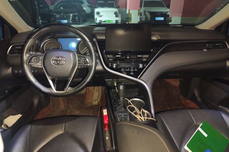 Used Toyota Camry 2023 2.0G Luxury Edition
