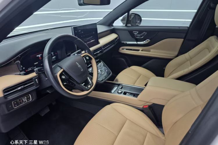 Used Lincoln Corsair 2022 2.0T Two-Wheel Drive Luxury Edition Interior 2