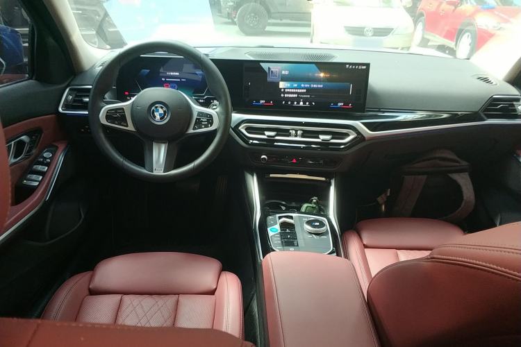 Used BMW i3 2024 eDrive 35 L
