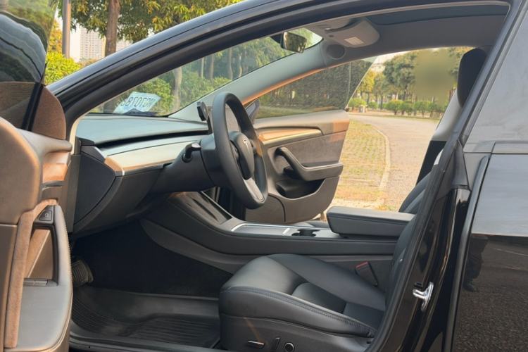 Used Tesla Model 3 2021 Standard Range Rear-Wheel Drive Upgraded Version 3D6 Interior 5