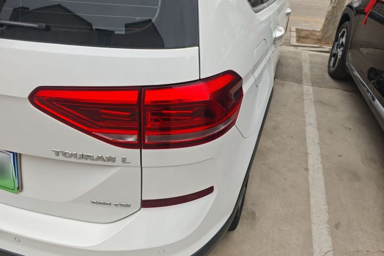 Used Volkswagen Touran 2021 Volkswagen Touran L 280TSI DSG Boundary Edition 7-Seater
