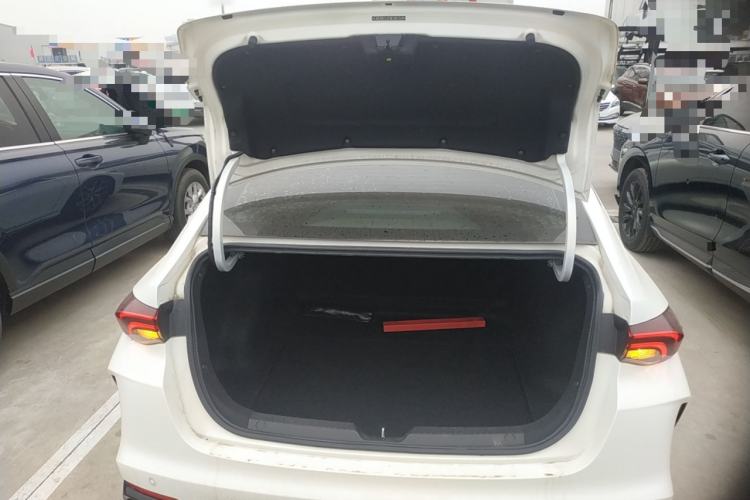 Used GAC Trumpchi EMPOW 2021 270T DCT J16 Version Trunk