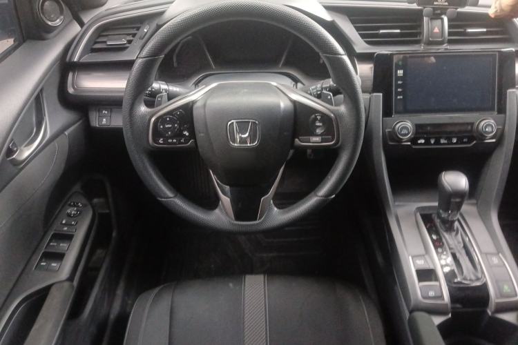 Used Honda Civic 2021 HATCHBACK 220TURBO CVT Trendy Cool Edition
