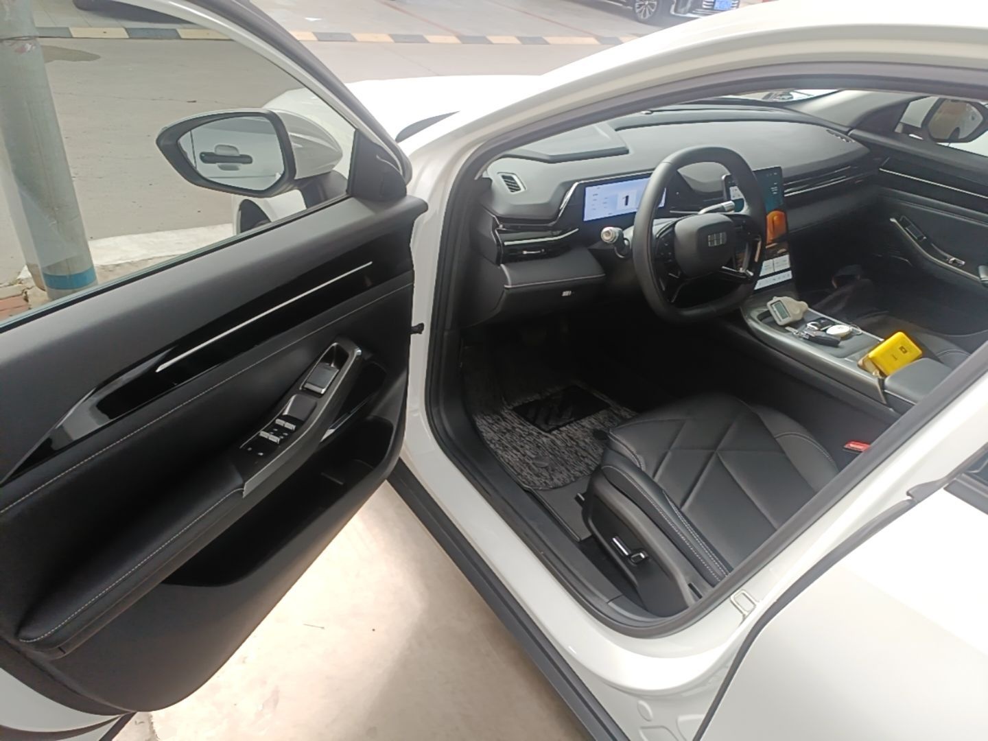 Geely Galaxy L6 2024 125km PLUS Dragon Edition — снимка 18