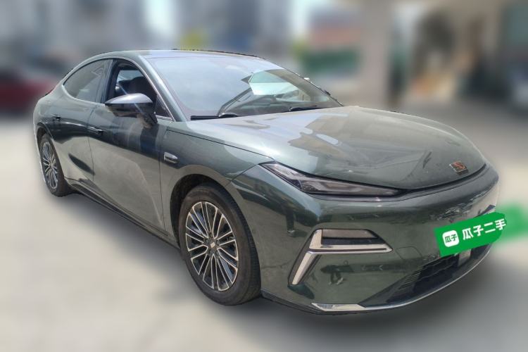 Used Geely Galaxy 8 2025 130km EM-i Prestige Edition Front Right 45 Deg