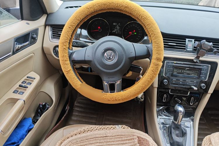 Used Volkswagen Bora 2014 1.6L Automatic Comfort Model Steering Wheel