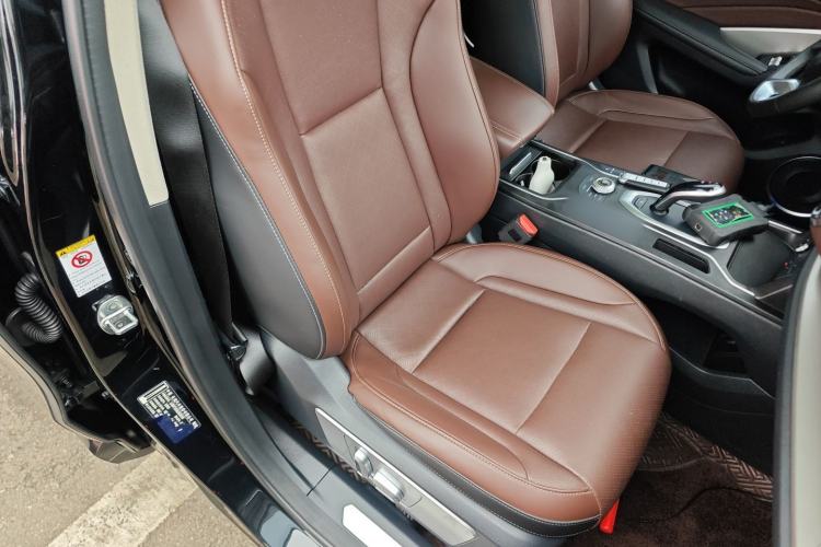 Used Wey VV6 2021 2.0T Two-Wheel Drive Smart Protection+