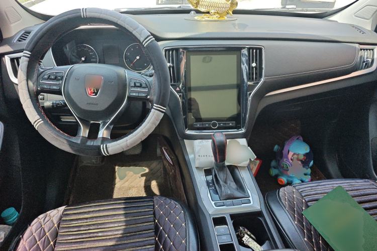 Used Roewe RX5 2019 20T Two-Wheel Drive Automatic 4G Connected Platinum Edition Center Console