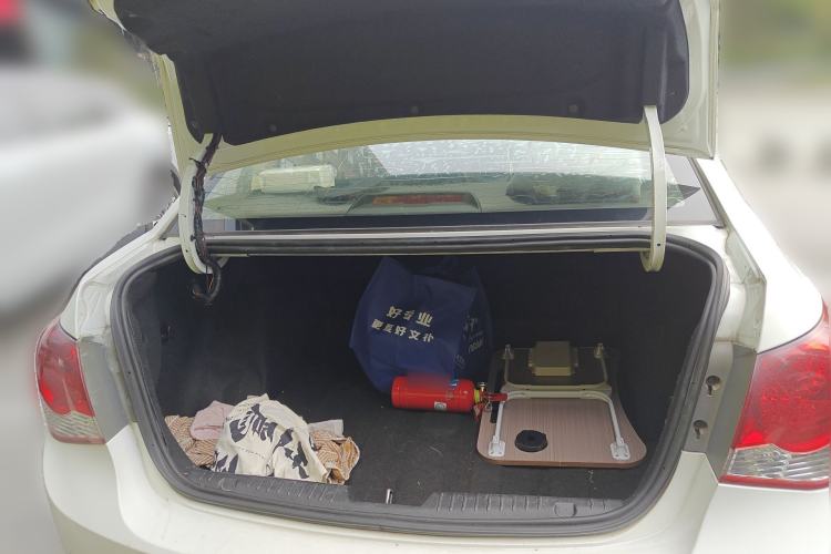 Used Chevrolet Cruze 2013 1.8L SE AT Trunk