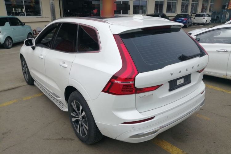 Used Volvo XC60 2023 B5 4x4 Smart Luxury Edition Exterior 2