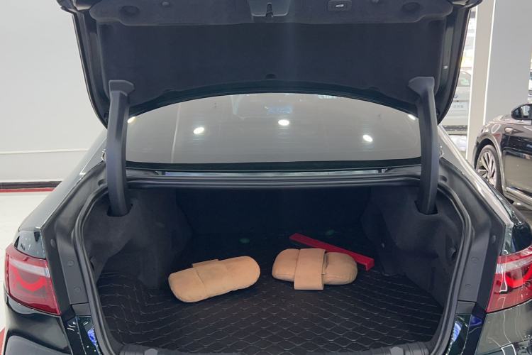 Used Jaguar XFL 2024 2.0T P250 Two-Wheel Drive Prestige Luxury Edition