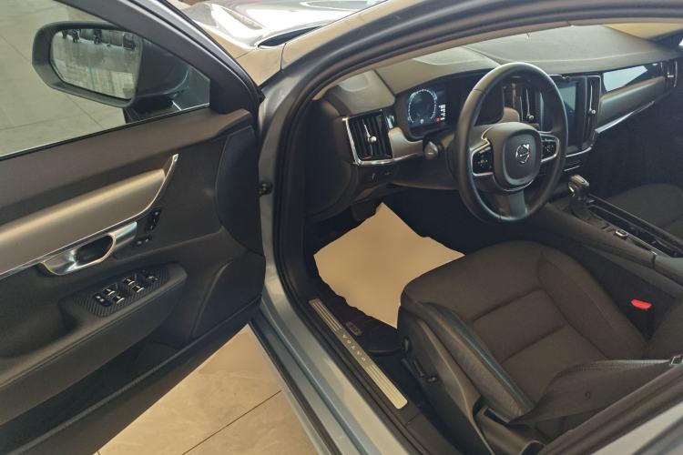 Used Volvo S90 2019 T4 Zhiyi Edition